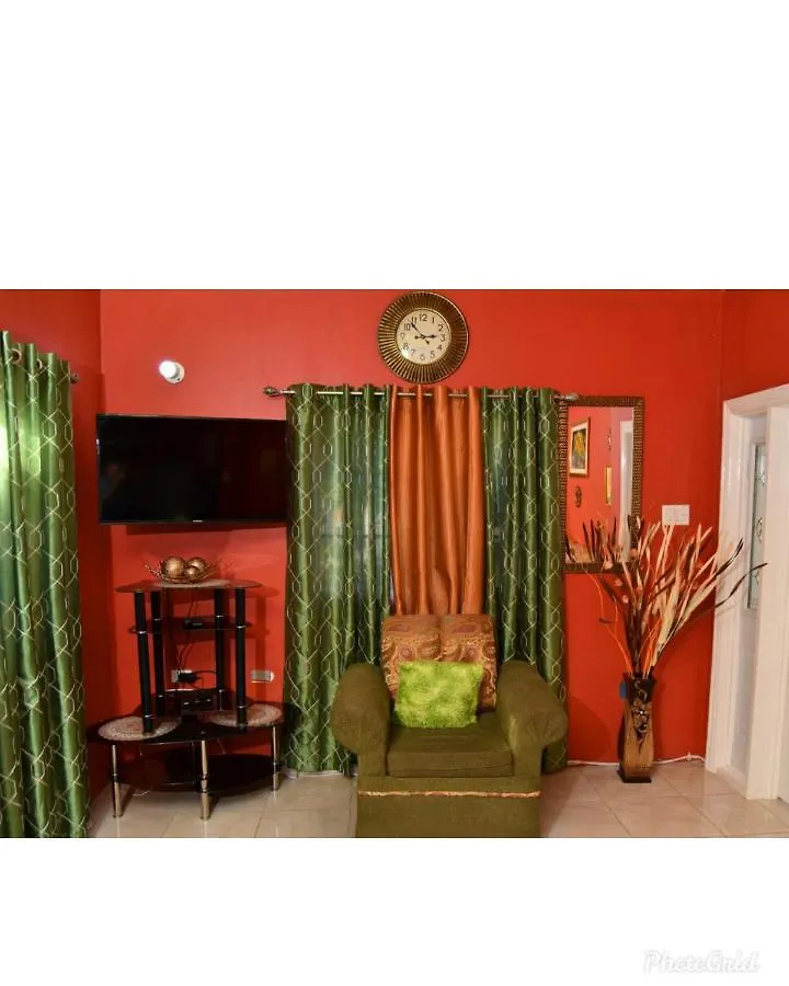 Caribbean Estate Deluxe 2 Apartment Portmore 0*,